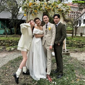 Bryan Shu-Hao Chang Instagram - 好的感情，天天都是情人節，所以多年以來，情人節對我來說不比日常來得重要！
但！這次的情人節真的非常重要！

以伴郎的身分參與 @cherryhsia @whatjayjay 的婚禮，感到無比驕傲，他們兩個的婚姻就像教科書一樣，平易近人，相互扶持，彼此尊重磨合，各自專一又顧家。
謝謝他們選在這一天，把他們的幸福分享給大家❤️

PS.四年前一起拍戲的時候他們才剛在一起，四年後的現在我已經是乾爹了😝