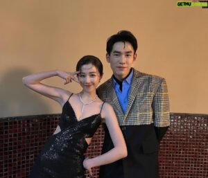 Bryan Shu-Hao Chang Instagram - 邵：「跟你拍照我都沒辦法擺正常的姿勢誒」
我：「….你本來就不太正常😜」

我：「誒，搭檔我們有拍過了嗎？」
霈：「剛剛有拍啊，只是光太曝了，不好看」
我：「….阿那就等於沒拍吼…」

朋友都怪怪的，還好哥哥姊姊又帥又美又正常！