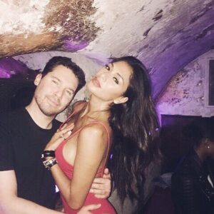 Bryan Singer Instagram - Reconnecting w gorgeous talented  @nicolescherzy @mnky_hse #london #mayfair
