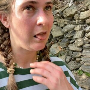 Brynley Stent Instagram - What I see through my phone on a hike vs. what my phone sees of me