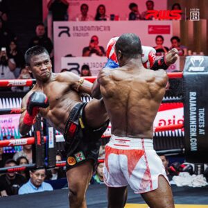 Buakaw Banchamek Instagram - 💪🏼🙏❤️ตำนานที่ยังไห้คุณได้ดูการต่อสู้💪🏼❤️🙏