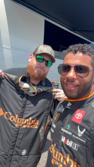 Bubba Wallace Instagram - Hooked my guy @lukecombs up with a new fit 👊🏾 As if it wasn’t hot enough out here in Nashville 🥵