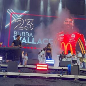 Bubba Wallace Instagram - Chicago so far, race day ready 👊🏾