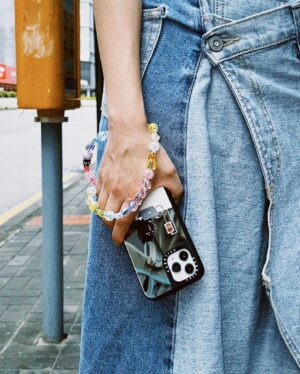 Buber Mak Instagram - 🔋🐱☕️

「POWERED BY
CATS AND COFFEE」

= 100% ME (⁎⁍̴̛ᴗ⁍̴̛⁎)

🤳🏻 @casetify_hk 
📷 @eddielo 
💄 @christylikct