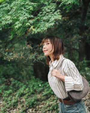 Buber Mak Instagram - 《🌳》

準備落機嗰一刻先發現⋯⋯
原來我未試過春天去日本🍃
好多唔同綠色嘅日本好靚～

不過我部iPhone 11pro影嘅相，
同我中學嗰部Nokia影嘅真係差唔多(´･_･`)
我下次都係乖乖地換部電話先去旅行！

所以，
我所有相都係偷 @eddielo 影嗰啲(˶‾᷄ ⁻̫ ‾᷅˵)