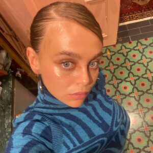 Buck Betty Instagram - Go listen 2 my song link in bio 
🙂