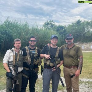 Buck Sexton Instagram - Great range day with @teamfroglogic @masonspeedsexton and @easterngworks