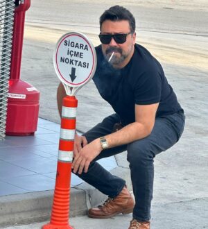 Bülent Emrah Parlak Instagram - 🦡🌻