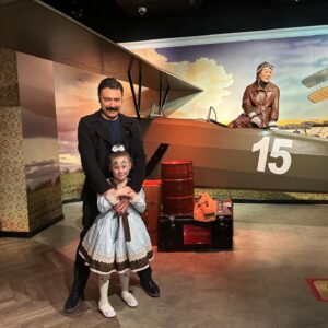 Bülent Emrah Parlak Instagram - Bugün dünya kız çocukları günü. Bugün benim günüm beee. Günüm kutlu olsun… Oh beeee. Lisa’mmm babasının canı. Seni çok seviyorum canımmm…Çok özledim dostum❤️ #dünyakızçocuklarıgünü #lisaparlak