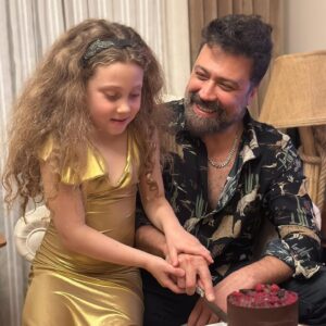 Bülent Emrah Parlak Instagram - Teşekkür ederim canım kızım❤️🧿🦡