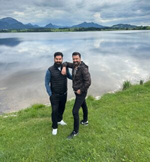 Bülent Emrah Parlak Instagram - Bir amcaoğlu nasıl sevilirse onun milyon katı seviyorum seni.  König 👑 @bagerparlak @parlakbager