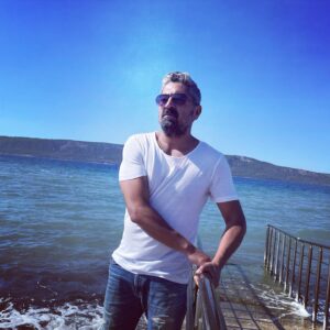 Bülent Polat Instagram - Az, sade vede sağlıklı bir Çanakkale günü✌🏼🌊🌞