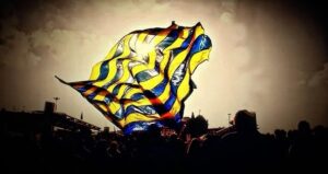 Bülent Şakrak Instagram - #daragacındaolsakbilesonsözümüzfenerbahçe 💛💙
@fenerbahce