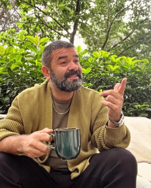 Bülent Şakrak Instagram - Bu kafa neşe içinde..😎🥂