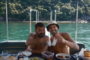 Bülent Şakrak Instagram - “Biz sağlığa içiyoruz, şerefe ihtiyacı olanlar içsin.” derdi babam. 🥂