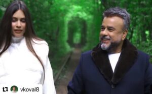 Bülent Serttaş Instagram - #Repost @vkoval8 with @make_repost
Teşekkürler RİVNE VALİSİ Sayın VİTALİ KOVAL
Друзі, Клеванський тунель кохання знову став місцем для зйомок🤗

Турецький виконавець народних пісень Бюлент Сертташ використав цю локацію у своєму кліпі. 

Приємно, що туристичний магніт Рівненщини стає все популярнішим💪

https://youtube.com/watch?v=pH88xC5dhks&feature=share