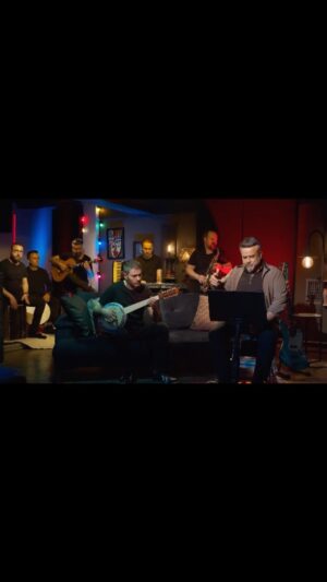 Bülent Serttaş Instagram - VAZGEÇTİM Emeği geçen herkese teşekkür ediyorum 
Söz: Sezen AKSU Müzik:Ara DİNKJİAN
Yapım: @bybilos @slvserttas 
Düzenleme:Hakan Sunul
Perküsyon:Cem Derintaş
Gitarlar:Erkan Sunul 
Saksafon-Klarnet:Mustafa Yenerkol
Cümbüş:Erkan Sunul
Piano:Hakan Sunul
Mnj: @nuringo 
Stüdyo :@on10records
Klip Yönetmen : @enesbilaltasci