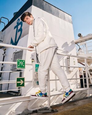 Burak Can Instagram - Hareketin ilhamı @lacoste #L005 sneaker koleksiyonundan geldi.! 🐊🤙🏼 #findyourmove #işbirliği