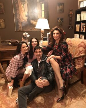 Burak Hakkı Instagram - Premiere 14 december 2021 Athens “Smirni mou Agapimeni” 🎥 
Wonderful people i met for the movie  @mimi_denissi @anastasia_padousi_official @katerina_geronikolou