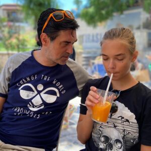 Burak Hakkı Instagram - Evlat. Gururum.  Hep iyilerle karşılaş 🧿