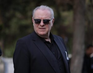 Burak Sergen Instagram - Yarın akşam @hudutsuzsevdadizi