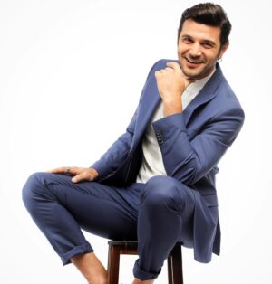 Burak Sevinç Instagram - Evet, gülünce kaz ayaklarımın fil ayağına döndüğü doğrudur! 😫 Olsun😉