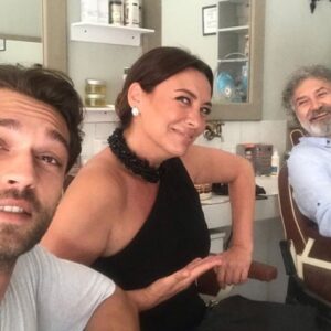 Burak Tamdoğan Instagram - Traşa götürdüler, hep güldürdüler :))) #çatıkatıaşk