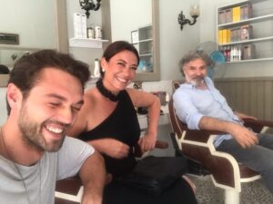 Burak Tamdoğan Instagram - Traşa götürdüler, hep güldürdüler :))) #çatıkatıaşk