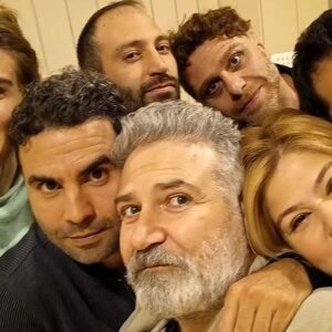 Burak Tamdoğan Instagram - KLAN impro performans insanları çok güzelsiniz :)) 
Yukarı soldan sağa : @sinemscolorfulworld @ozgurdogagorurgoz @evreng_ @anilacaranilacar 
Aşağı doldan sağa: @mahmutfikir , şahsım, @serapmutludrk