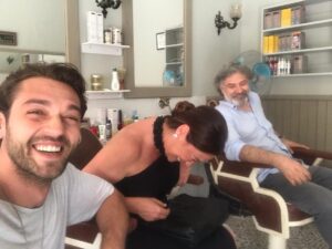 Burak Tamdoğan Instagram - Traşa götürdüler, hep güldürdüler :))) #çatıkatıaşk