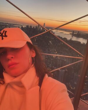 Burcu Gönder Instagram - 