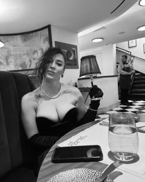 Burcu Gönder Instagram - Doğdum ben.. 🎂