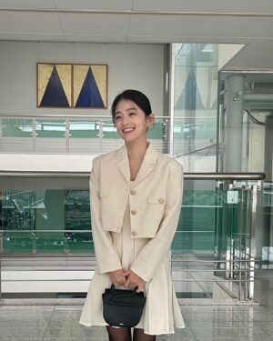 Byeon Seo-yun Instagram - -
#주말 #하이라키 와 함께해요💜 
#netflix #studiodragon #Hierarchy