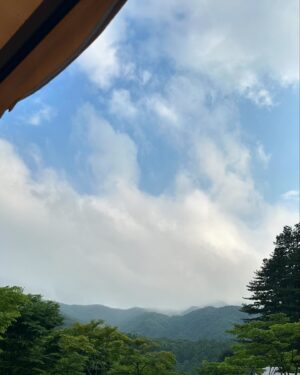 Byeon Seo-yun Instagram - 🛣️🌳🚗