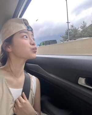 Byeon Seo-yun Instagram - 🛣️🌳🚗