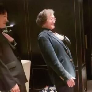 Byun Young-joo Instagram - 약속을 지키신 감독님. 영화 소냔들