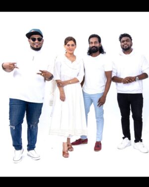C. Kumaresan Instagram - KUTTY PATTASS  DEEPAVALI ASTRO TELEMOVIE ❤️ @shaibhavision @iamhavocmathan  @havocnavenofficial  shames @shameshan