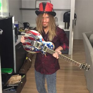C.C. DeVille Instagram - Getting ready New York!!! #newyork #uniondale #poison #poisonband #ccdeville #guitar #american