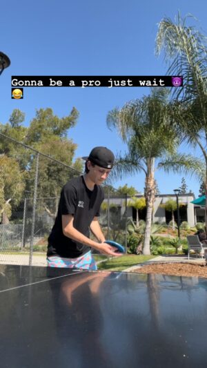 Caden Conrique Instagram - Who wants to 1v1 😈