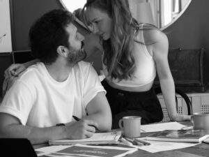 Çağrı Çıtanak Instagram - Date Idea : Study together🧡

Bir süredir @ecenglish ‘in online programı @eclive.online ile İngilizcesini anadil haline getiriyor Çağrı. Bizde adettir birimiz bir şey yapınca diğeri muhakkak bir yerinden dahil olur, tutar bir köşesinden🤓 Konu dil ve konuşmak olunca hele ki ingilizce olunca ben hemen dahil oldum tabi, birlikte bu konuda çok şey yapar olduk. Bu bir tavsiyedir, özellikle dil öğrenmekten korkan, geç kaldığını düşünen, daha önce bir hüsrana uğramış her dilzede için :) Çünkü aslında başlamanın ne yaşı, ne zamanı var! Başlamak şimdi hemen 🤍

Bu fotoğraflar da biz ders çalışırken boş durmayıp eline hemen kamerasını alıp, bir ders saatini bile fotoğraf çekimine çeviren Sekomuz tarafından bize hediye edildi. Madem böyle güzel bir anımız oldu, biz de sizinle paylaşalım istedik! @serkanozturk___ 🤍 

#reklam