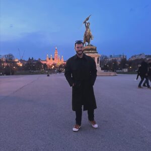 Çağrı Şensoy Instagram - Tour de Vienna with @siyahbeyazverenkli