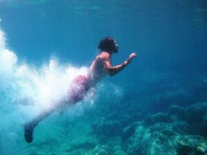 Cahit Gök Instagram - 📸 @ardaakintataroglu @blueteam_diving su çok güzel gelsenize 🧜🏼‍♂️ 😄