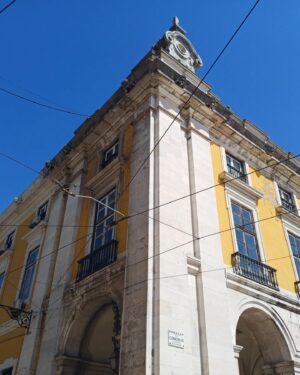 Caio Blat Instagram - Hoje começo um trabalho novo, aqui em Lisboa, um sonho antigo.... amo essa cidade, essa primavera, os atores e autores daqui. Trocar com eles vai ser um privilégio enorme. Assim que puder, conto a novidade...