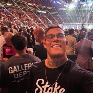 Caio Borralho Instagram - Amazing and indescribable night thanks to @stake 

Happy to be part of the team and to live wonderful nights like that

LETS GOOOO! I see u all soon inside the octagon