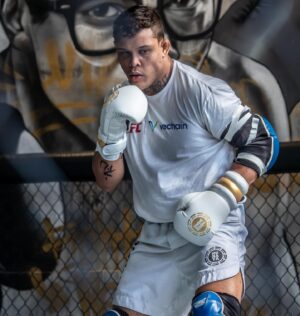 Caio Borralho Instagram - I can’t wait for my next fight camp! 🔥

2x0 with the @vechainofficial_ family and looking foward to the next one! 👊🏼