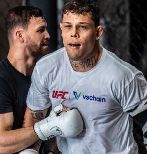 Caio Borralho Instagram - I can’t wait for my next fight camp! 🔥

2x0 with the @vechainofficial_ family and looking foward to the next one! 👊🏼