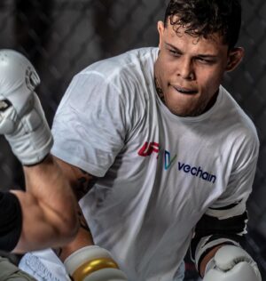 Caio Borralho Instagram - I can’t wait for my next fight camp! 🔥

2x0 with the @vechainofficial_ family and looking foward to the next one! 👊🏼