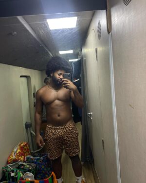 Caio Giovani Instagram - Wilson 20 anos, totalmente Doce. Candyman !! 🍫