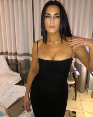 Caitlin Leahy Instagram - ✨vivir mi vida la la la la✨