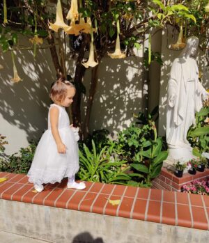 Caitlin Leahy Instagram - Became a Godmother today #BabyJesus #BabyAnna 🙏